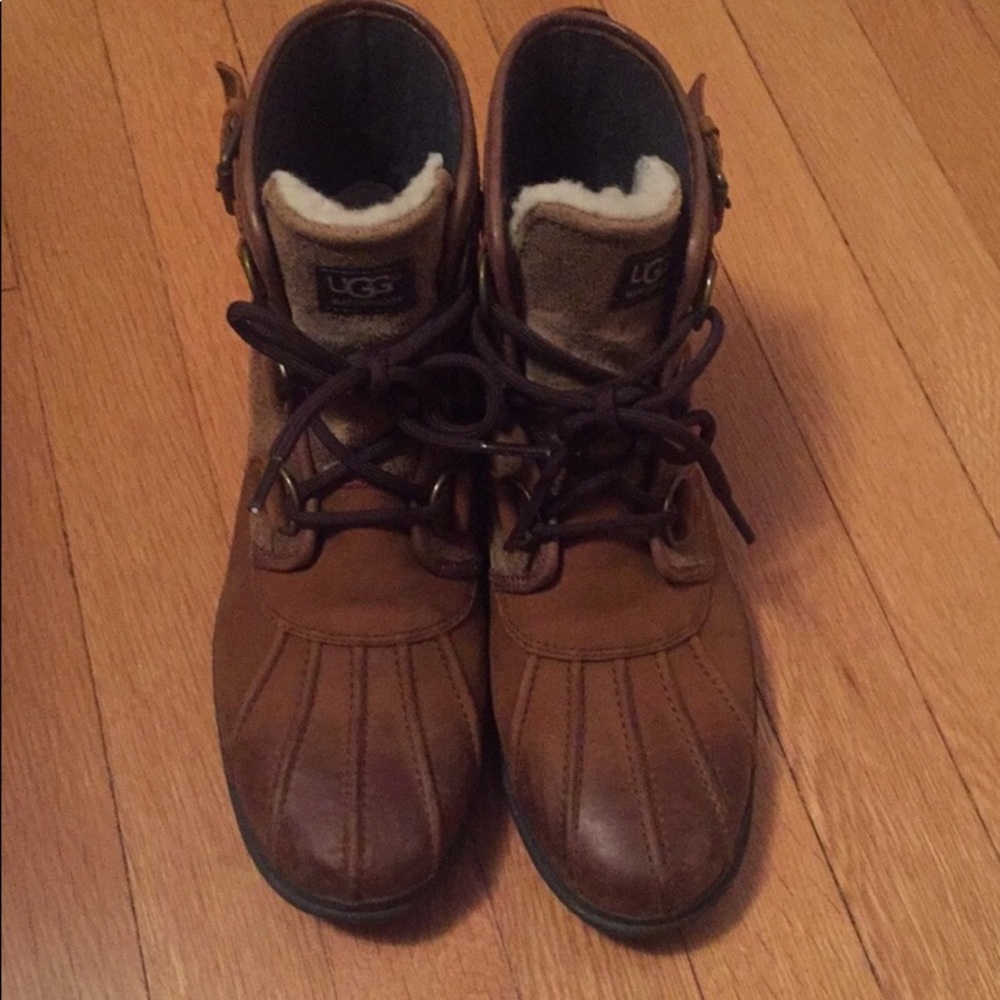 UGG Cecile winter boot size 8